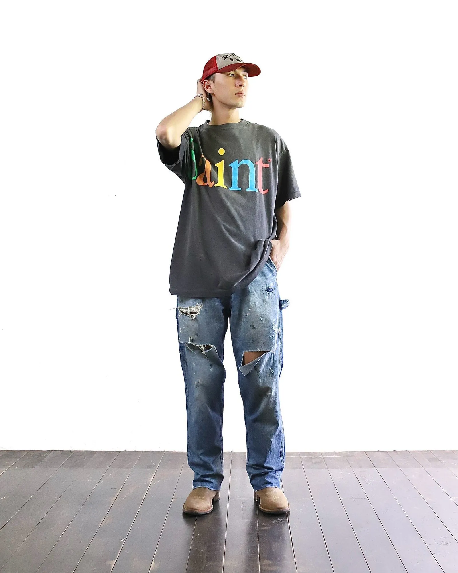 SAINT Mxxxxxx SAINT_DENIM PANTS/PAINTER /BLUE Logging trousers with knife-cut holes and splashed ink. Patch jeans. Blue S-XL. All accessories are molded and customized. Super heavy work. Washed and distressed. Knife-cut holes. Artificial splashed ink graffiti. Authentic version. Loose and stylish.